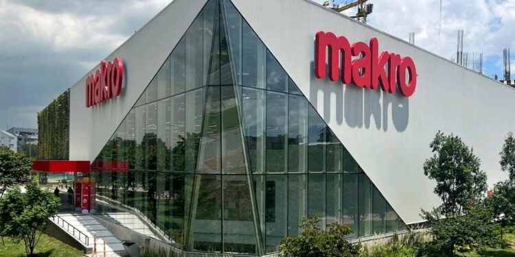 makro av boyacá