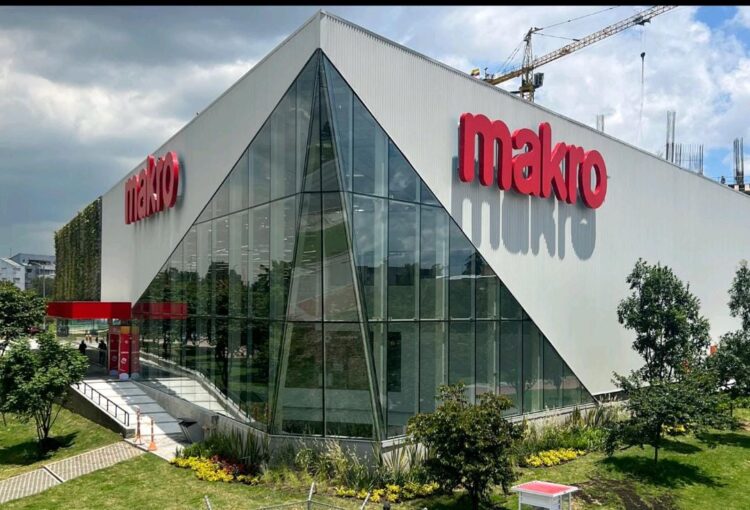 makro av boyacá