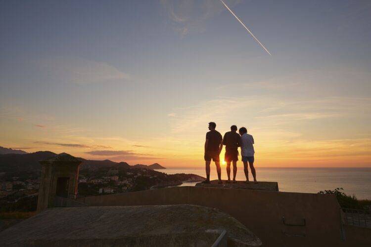 credits booking.com ©shutterstock studios sustainability campaign