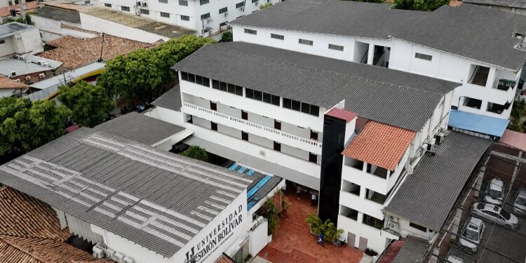 es el primer programa de especialización médico quirúrgico de posgrado del departamento